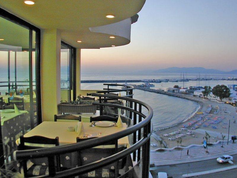 Hotel By Karaaslan Inn Kusadasi Luaran gambar